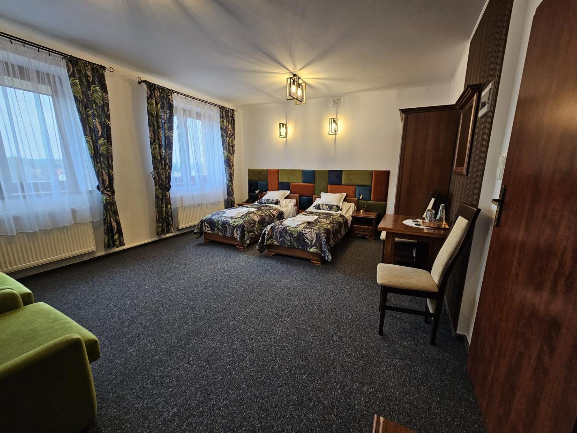 Restauracja Hotel Imperial Jasło Dış mekan fotoğraf