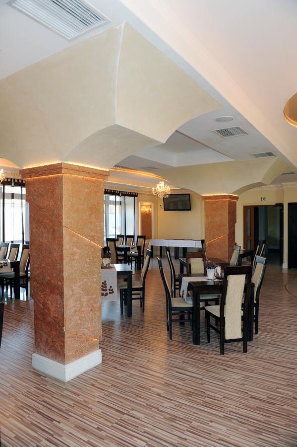 Restauracja Hotel Imperial Jasło Dış mekan fotoğraf