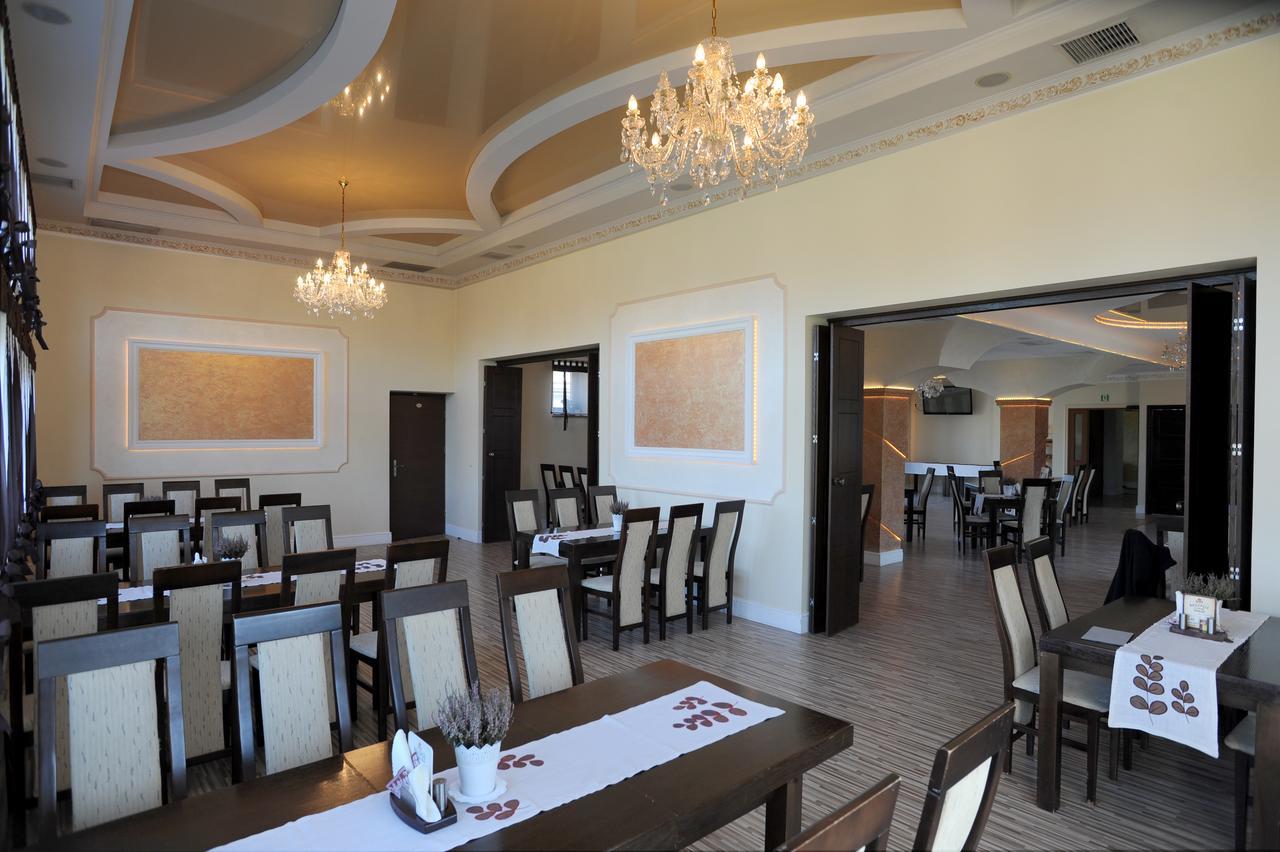 Restauracja Hotel Imperial Jasło Dış mekan fotoğraf